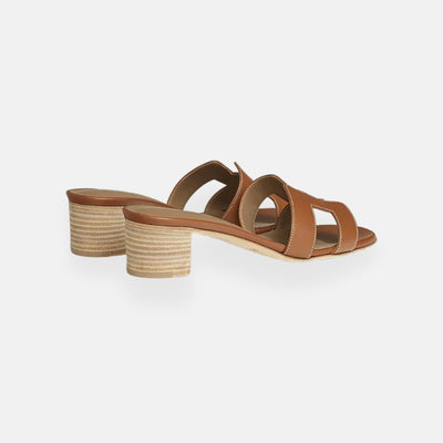 Clara – Mules traforate con tacco basso