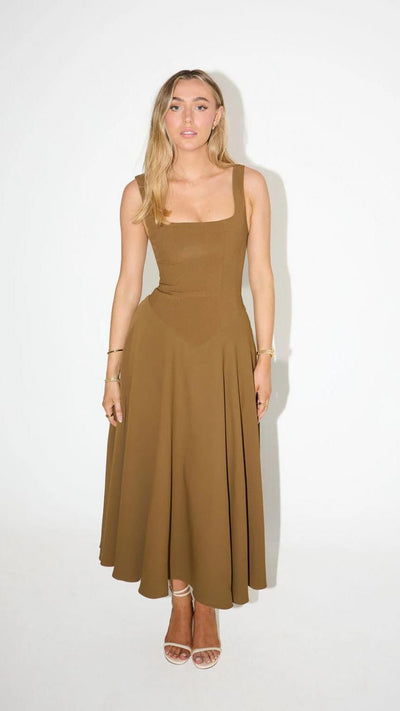 Isolde - Eleganza & Leggerezza per le Tue Giornate d’Estate