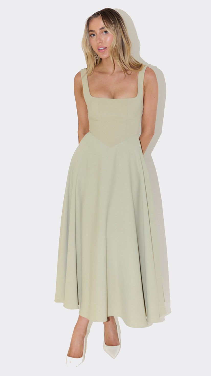 Isolde - Eleganza & Leggerezza per le Tue Giornate d’Estate